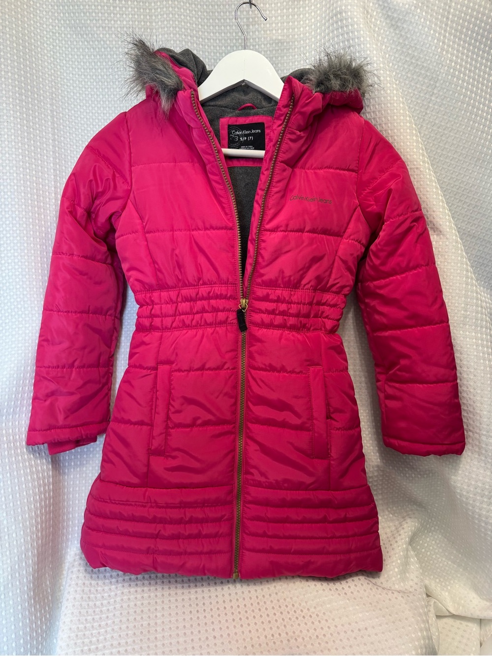 Calvin Klein Jeans Girls Hot Pink Hooded Puffer Coat with Faux Fur Trim